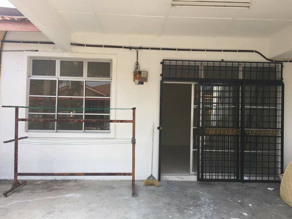 TERES SETINGKAT TAMAN BUKIT BERUANG BESTARI (BERDEKATAN 