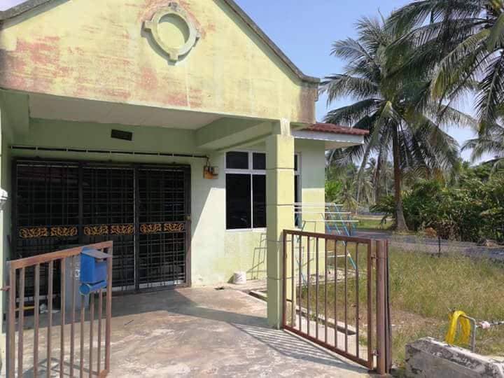 TERES SETINGKAT CORNER LOT TAMAN SERI PERTAM, MERLIMAU 