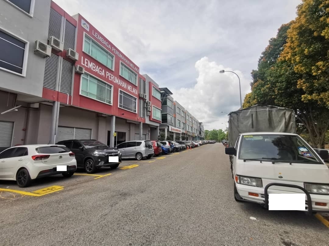 SHOP OFFICE 2 STOREY AT TAMAN TASIK UTAMA AYER KEROH MELAKA - Zprop Team